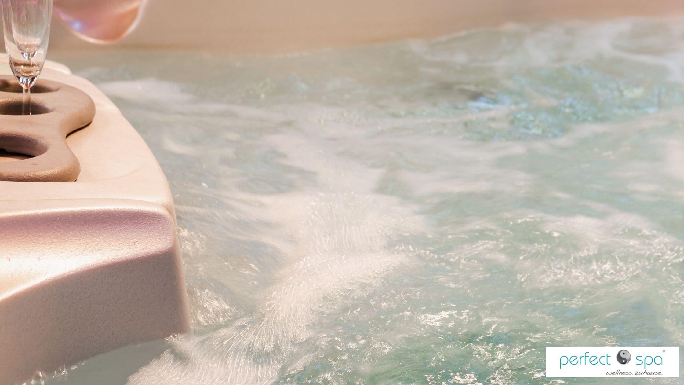 Trübes Wasser im Whirlpool Ursachen und was Sie tun können